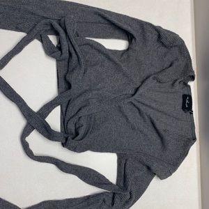 grey long sleeve crop top